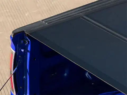 Low Profile Hard Quad Fold Tonneau Cover For Nissan